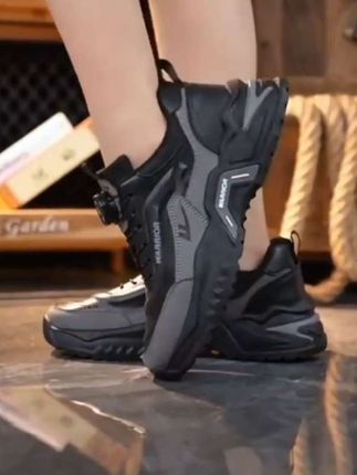 回力冬季男鞋,新款男士休闲运动鞋,旋纽免系黑色 耐脏潮流老爹鞋。