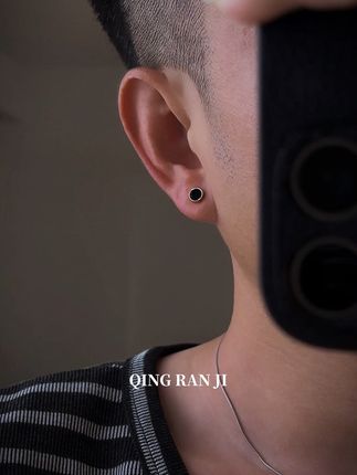 “放下焦虑,好的人生不匆忙。” #男生配饰 #男生耳钉 #耳钉男款 #男士耳钉