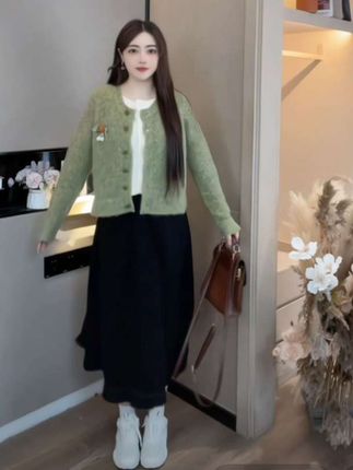 #上衣半裙套装 #女装上衣 #半裙 #套装穿搭 #秋季穿搭