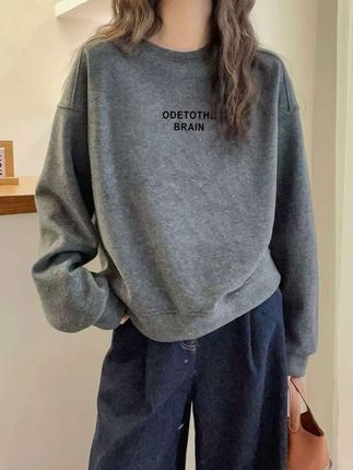 秋冬季高级灰圆领套头字母加绒卫衣女休闲薄款无帽上衣设计感外套#高级感穿搭 #慵懒风穿搭 #休闲减龄穿搭 #美搭尽显女神范 #通勤搭配