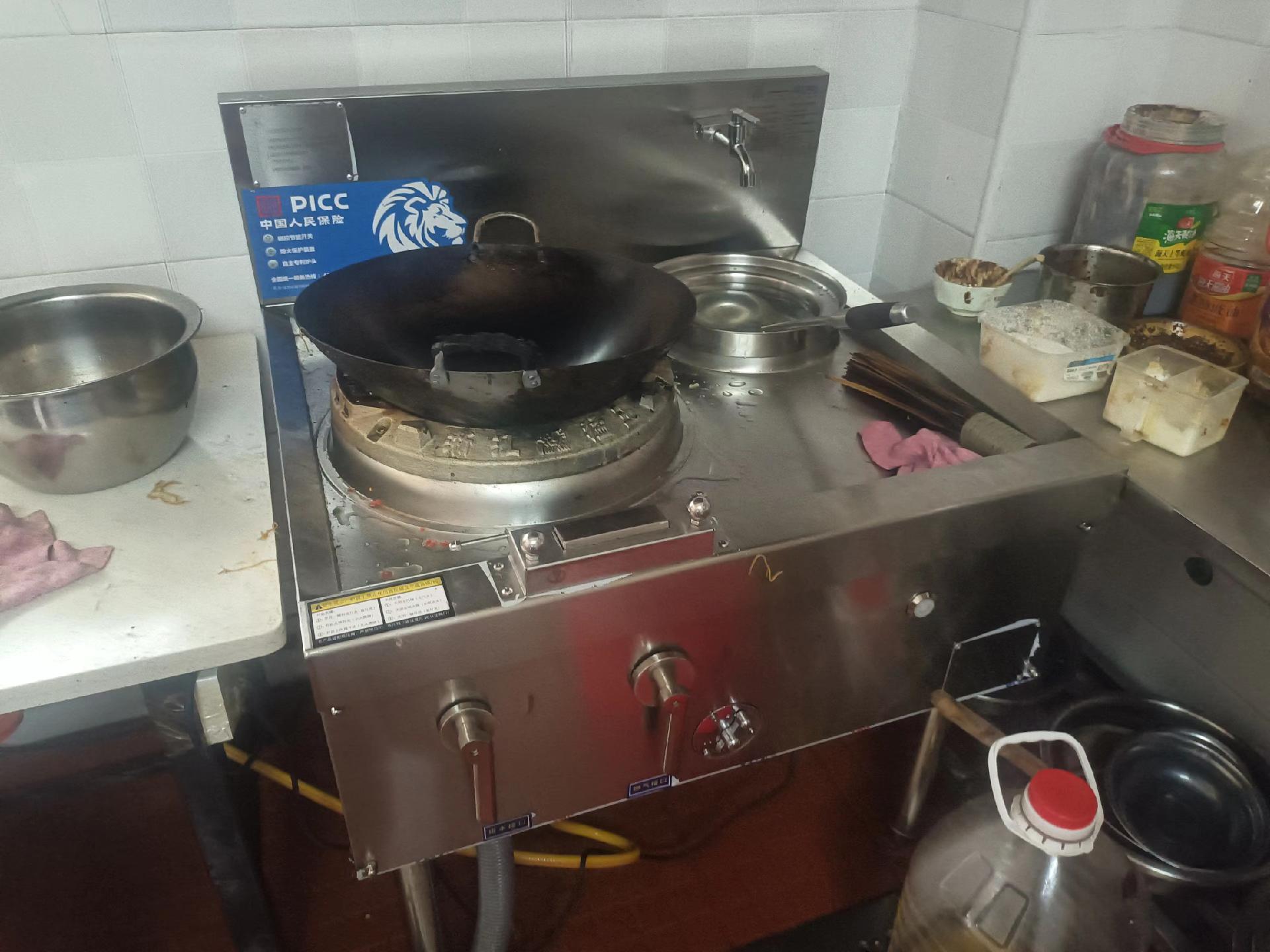 这灶好用,又省气,方便,炒菜很快,
