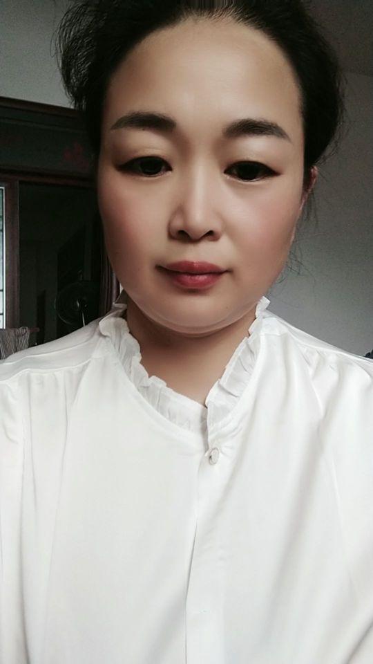 刚拿回来,穿在身上感觉很不错,很哇塞,不胖不瘦真好。爱上了美美哒。#我在抖音买买买