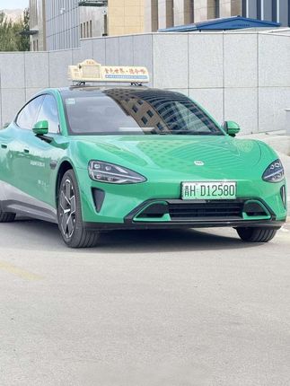 全国首台正规小米su7出租车,青海老哥开辟流量新赛道。#小米su7出租车 #小米汽车 #小鹏P7 #与小鹏P7一起潮改