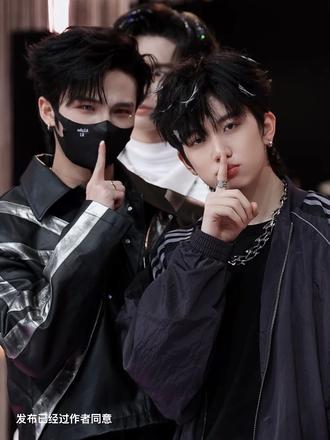 @ki 🌋 & @易不航 两位可爱的老师对决 🤭
两位老师都超厉害 绝绝子 ~😆 #ipoki #航不易直播录屏回放 #罗杰 #ipo #踢馆