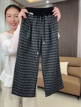 今年超流行的格子裤,这也太时髦太洋气了吧~#秋季新款 #女童穿搭 #生女儿就是用来打扮的 #高级感穿搭