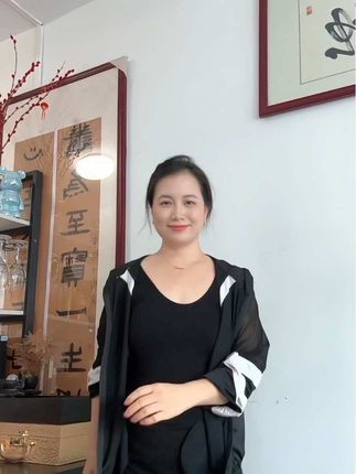 国庆长假哪都不去,我在深圳等你…^_^ #浅跳一下 #扭一扭 #办公室#谁