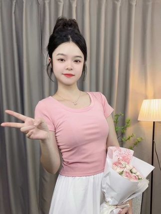 这个粉色上衣穿上温温柔柔滴#正肩t恤 #粉色短袖 #显瘦t恤