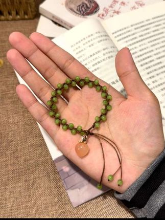 幸福有很多种,男朋友亲手做的青提手绳是一种~ #手工diy #手绳 #惊喜 #仪式感