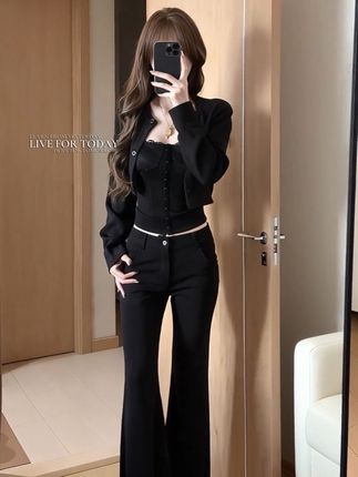 #辣妹穿搭 #御姐范儿 #ootd穿搭 #穿搭分享 #黑色系 @DOU+小助手 @抖音小助手