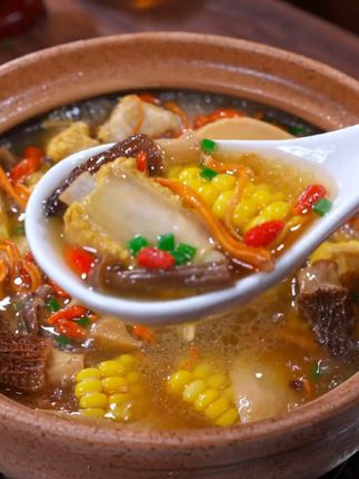 秋天来了,一定要给家里人安排这菌菇汤!可以煲鸡汤,排骨汤,鸽子汤,猪肚汤!做法简单,汤鲜味美,营养又好喝~#煲汤爱好者#为你煲汤#菌菇汤包#好的食物治愈一切#菌汤包