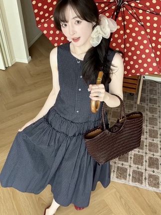 蓝色背心连衣裙夏季2025新款今年流行爆款漂亮巨好看穿搭长裙3676#连衣裙 #背心长裙#夏季新款 #显瘦穿搭 #小众设计感