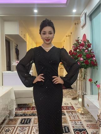#黑色高级感穿搭 #裙子长版连衣裙 #高级感穿搭 #穿出自己的风格自信