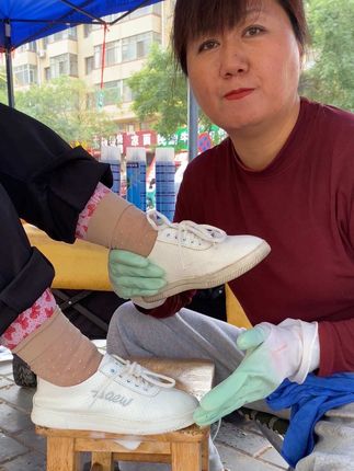 谋生很辛苦,热爱就不一样了,愿你每日工作,不仅为了谋生还有热爱