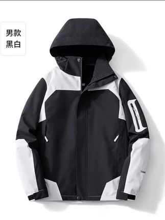 #秋日人生照片还得是琥珀流光# 真维斯户外运动夹克情侣款春秋季防风防水耐磨夹克登山服外套男#做工精细 #冲锋衣 #潮酷穿搭