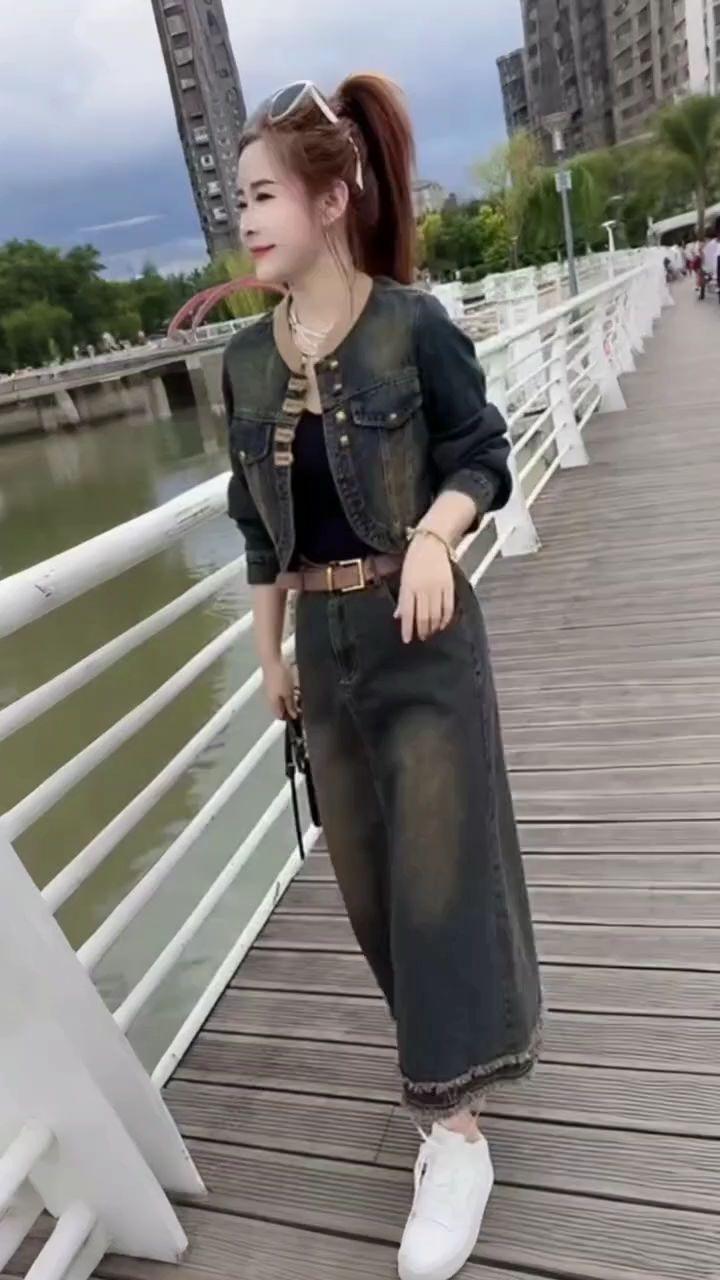 时尚牛仔套装女2025短外套洋气春秋新款复古两件套宽松大码半身裙#时尚穿搭 #每日分享 #上热门 #时尚百搭 #早秋穿搭分享