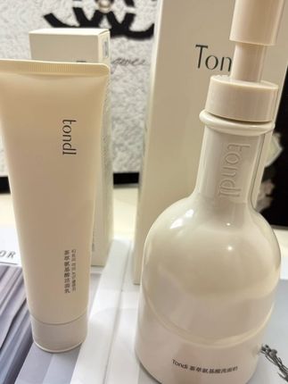 我的天!这个价就能入手Tondi茶粹氨基酸洗面奶,500毫升正装加150毫升赠品加试用小样这太划算了,拍1发7,关键还巨好用,刷到的宝子赶快冲#tondi氨基酸洗面奶 #氨基酸洗面奶 #洗面奶 #超便宜超划算 #强烈推荐 @抖音创作小助手