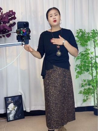 3个裙长+后开叉】复古气质豹纹洋气女装春秋鹿皮绒后开衩半身裙】#日常通勤穿搭 #分享时尚穿搭 #ootd穿搭