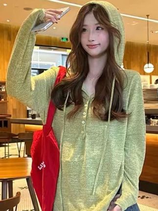韩系慵懒风宽松百搭半开襟针织衫女早秋V领连帽外搭简约时尚上衣#韩系穿搭 #秋季新款 #慵懒风穿搭 #针织上衣 #长袖打底衫