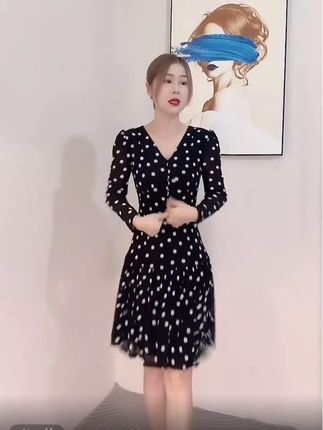 #秋季短款连衣裙 #复古波点连衣裙 #黑色连衣裙 #漂亮的裙子 #港风连衣裙