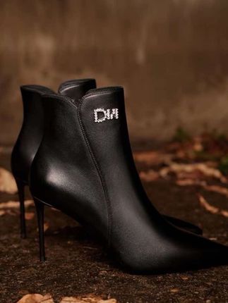 #短靴 #尖头细跟短靴 #女鞋 #时尚短靴 #显高显瘦显腿长