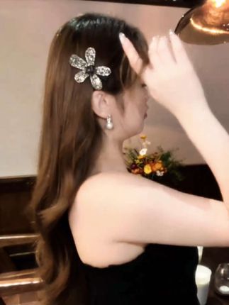#时尚饰品 #刘海夹#碎发整理 #美出高级感 #氛围感