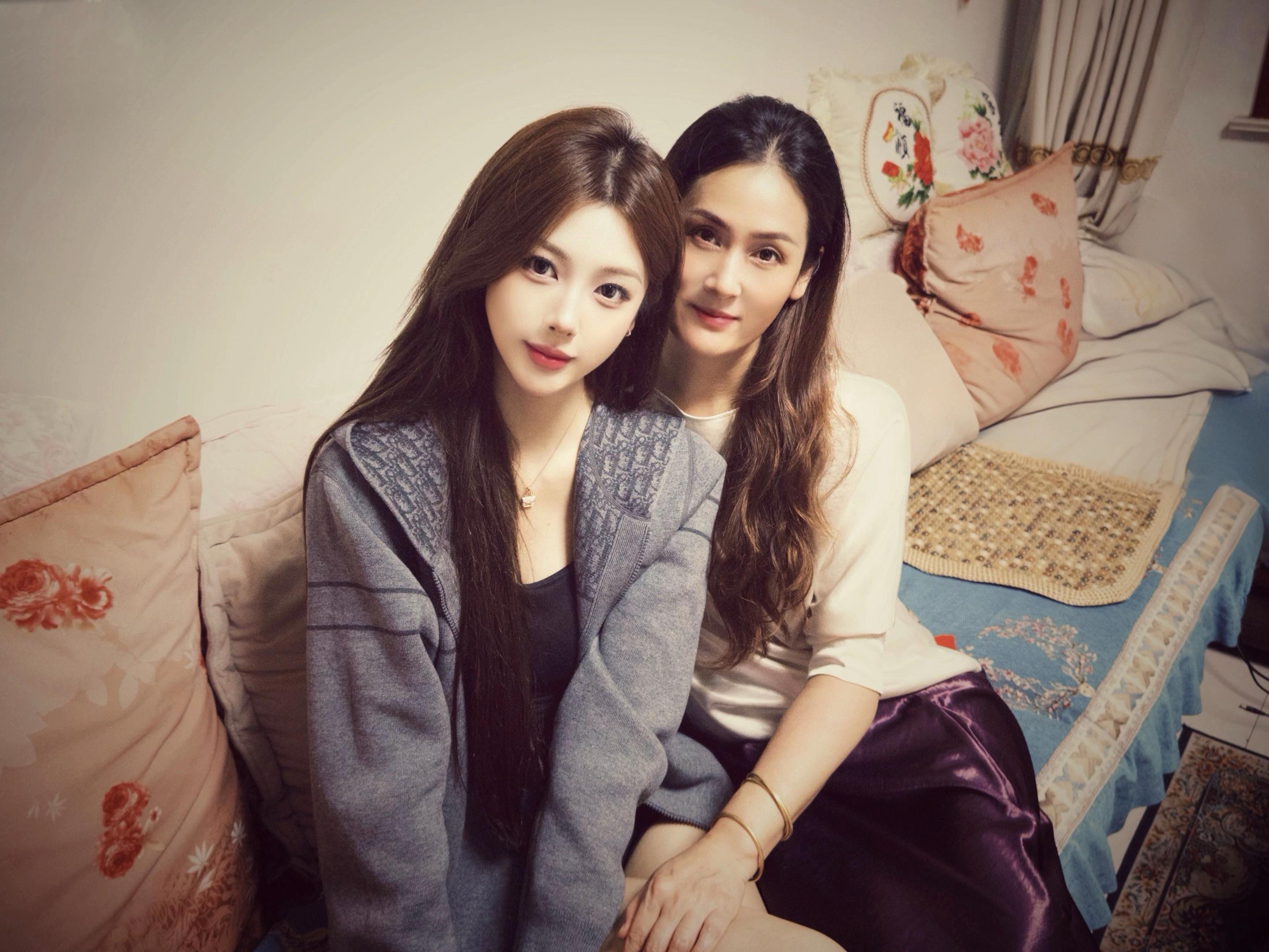 总跟你顶嘴 但也总在夜深人静时 下定决心以后要挣很多钱给你花#老妈
