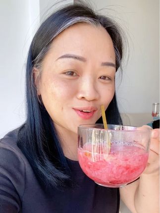 当我慢慢学着养自己后,不想干的事就不干,相处不舒服的人就少处或者远离,竟发现状态好了很多。就像以前这碗燕窝银耳汤并不贵,可以前的我是无论如何也不会买来喝的,但现在我会对自己舍得了#日常分享