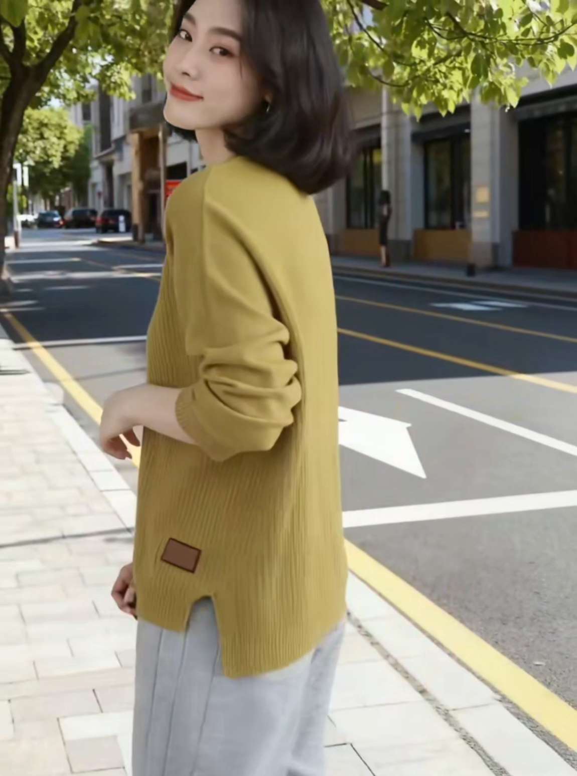 秋日氛围穿搭,这件针织衫太懂秋天了~宽松版型超友好,对各种身材都很包容,藏肉效果一绝,穿起来自在又显瘦✨ 不同颜色还能适配多样秋日场景:漫步落叶小径时穿它,自带温柔滤镜;在咖啡馆享受静谧时光时穿它,又透着随性时尚。轻松拿捏秋日里的温柔与时髦感,怎么穿都好看~ #春秋新款 #针织衫 #打底衫 #大码女装 #不挑年龄不挑身材 @DOU+上热门