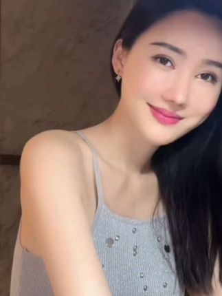 #服装 #穿搭#服装搭配 #穿出高级感 #御姐 一袭美裙 绽放万种风情