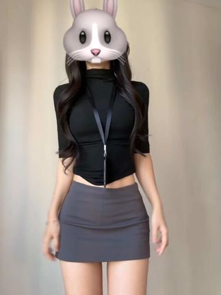 漂亮女人不发脾气只发财#秋冬穿搭 #打底衫 #周悦摇卡点舞