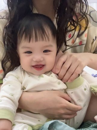 千金来电话啦,还没睡的ee请接听哦#人类幼崽的日常 #人类幼崽 #不睡觉的娃 #千金 #fff