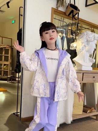 买了买了,就一个女儿,穿上休闲运动装,好看又洋气#女童穿搭 #女童洋气服装推荐 #女童秋季穿搭攻略