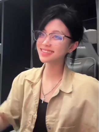 这时候没有闺蜜的只能接了 #闺蜜 #反差 #做饭 #卡点