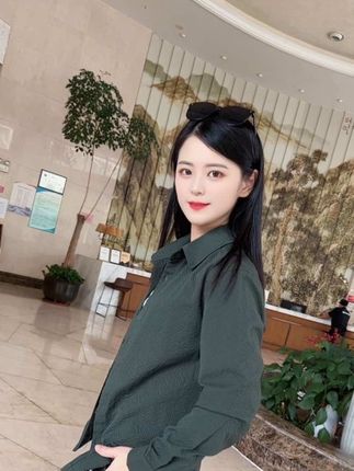 简约穿搭,演绎经典与格调。#男士衬衫  #男装 #简约穿搭 #秋季上新