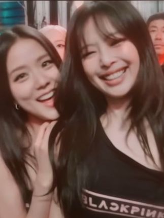定格在这瞬间#jisoo #jennie #jensoo