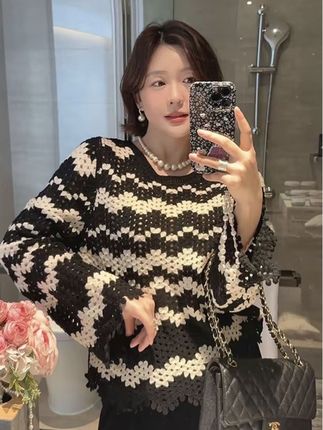 很有设计感和慵懒氛围的钩花针织衫🍂 #大码女装 #早秋穿搭 #洋气减龄 #针织衫