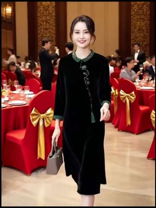 2025年新款妈妈时尚显瘦春秋连衣裙长袖大码宽松丝绒旗袍裙子#喜婆婆喜妈妈婚宴装