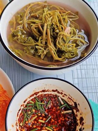 贵州老家寄来的野芹菜酸菜,又酸又脆又开胃#贵州野芹菜酸菜#野芹菜酸#分享家乡美食 #太好吃了 #记录生活