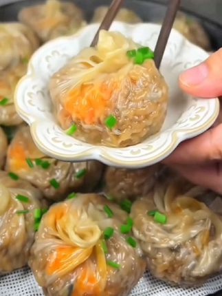 早餐不知道吃什么的,就试试这个林饱饱的纸皮烧卖,它皮薄馅足真的是超好吃,有多种口味可选#大人小孩都爱吃