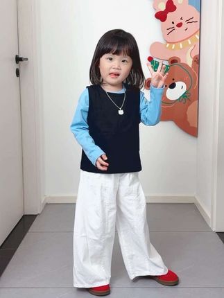 孩子越大 幸福感越强 很庆幸在成长的路上 可以和孩子相互陪伴 有一种幸福叫我有时间陪你 妈妈和孩子最好的关系 就是你在长大 我在成长 #高品质童装 #生女儿就要这样穿 #秋装童装