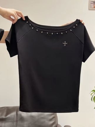 铆钉十字架斜挎短T恤#夏季穿搭 #百搭t恤 #显瘦遮肉 #洋气小衫 #内搭外穿都好看