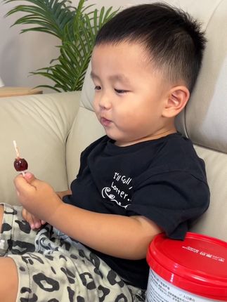这是我儿子最近的快乐源泉,而且他最近超不爱吃饭,我可太喜欢给他吃这个糖葫芦了,#宝宝爱吃 #宝宝零食 #母婴好物 #不二宝贝 #儿童零食