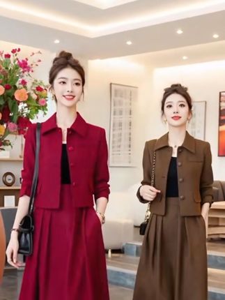 喜婆婆婚宴礼服套装 时尚新款气质西装红色喜庆秋季妈妈两件套 #减龄显瘦穿搭 #时尚套装 #喜婆婆婚宴装 #套装穿搭 #气质穿搭 @DOU+小助手