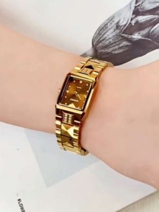 “腕上流光,如星河璀璨。七夕赠此,情比金坚。✨ #女士手表 #七夕礼物”#女士腕表 #女友礼物 #女生手表