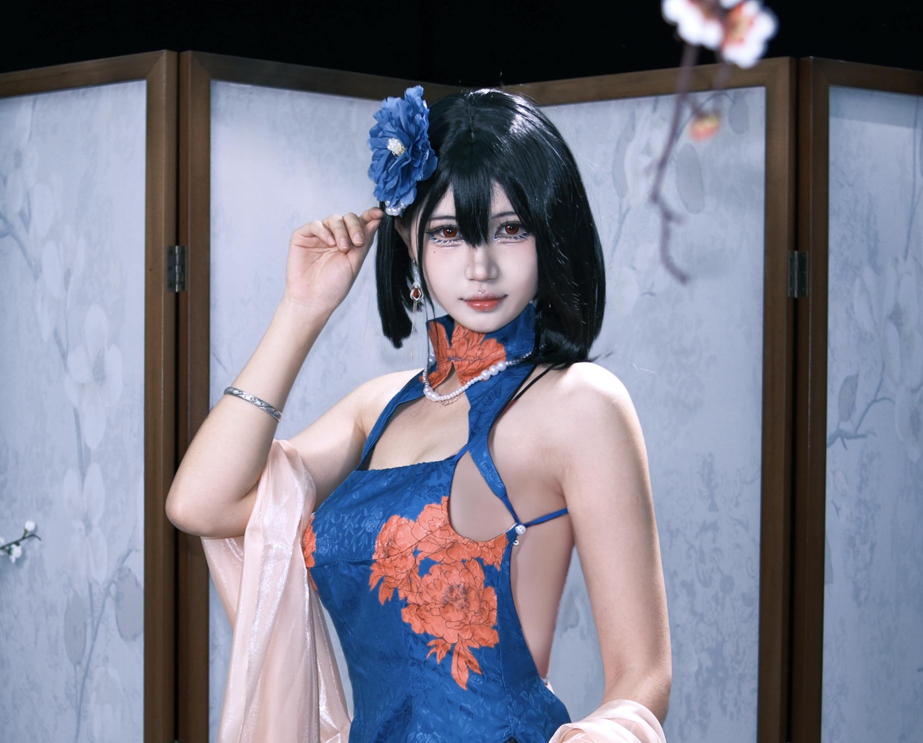 妆点,只为今夜。#场照 #二次元 #cos #漫展 #御姐