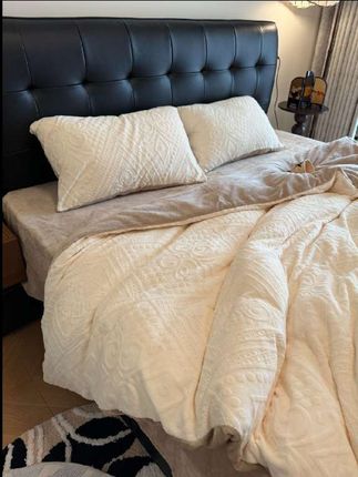 立体雕花纯色保暖牛奶绒四件套,秋冬加厚被套床上用品!#牛奶绒四件套#雕花牛奶绒四件套 #家纺床上用品 #柔软亲肤 #家居好物