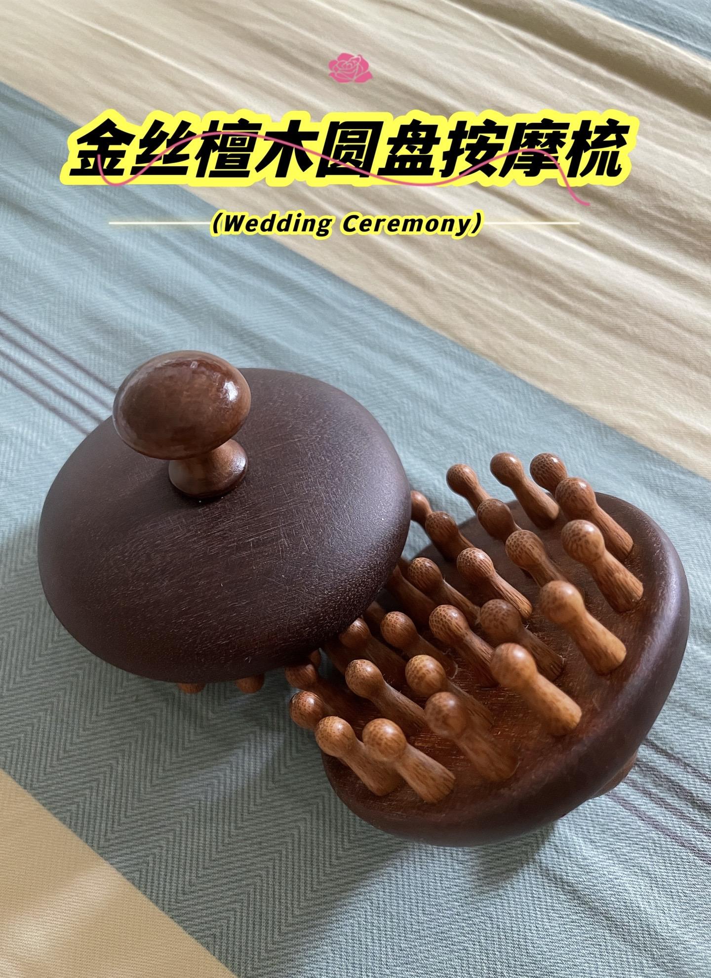 每天用这个小圆盘梳子梳一梳头,别提多舒服了,上面有28根圆润梳齿,梳发顺发,你就坚持用就完了#蘑菇梳子 #圆盘梳 #按摩梳 #好物推荐
