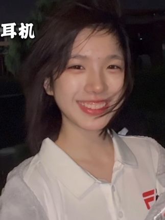 我试着把孤独藏进耳机#大一 #漫步者LolliProSE #新搭子已就位 #氛围感 #校园