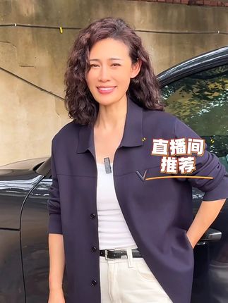 710 男人30多岁,秋天就穿这款针织开衫,松弛与精致并存!!#针织开衫 #面料柔软舒适 #琥珀流光风外套太适合秋天了 #秋日户外就穿琥珀系 #无限回购的宝藏单品