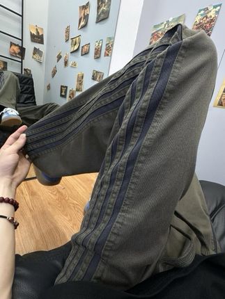 军绿色三条杠裤子夏季薄款冰丝休闲裤直筒宽松潮牌休闲百搭运动裤 #休闲裤 #男装 #夏季穿搭 #简约大气 #显瘦搭配